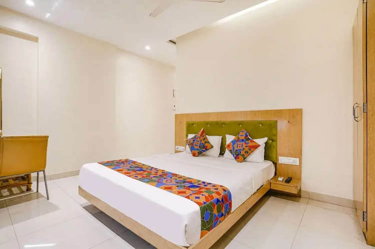 Fabhotel Silver Cloud
