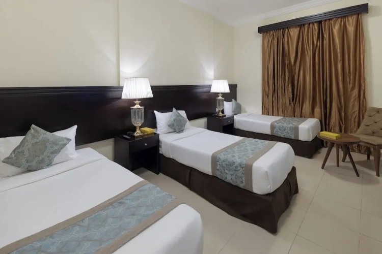 Standard Triple room