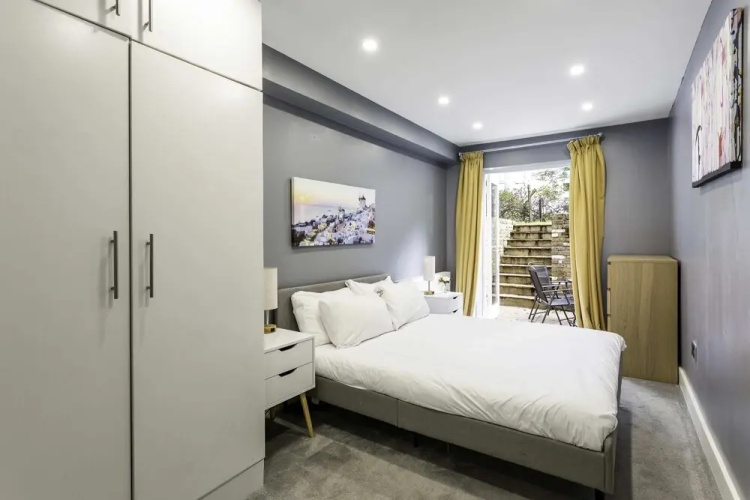 Spacious Clapham Junction Apartment