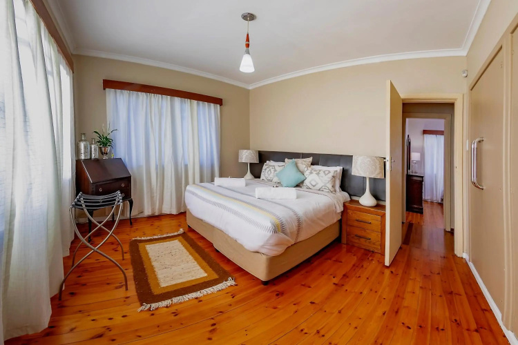 Munro Suites