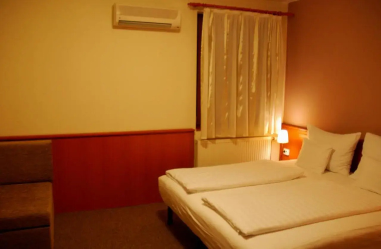 Kv Nig Hotel