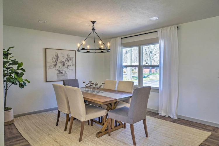 Retreat w/ Deck ~ 9 Mi to Downtown Springfield