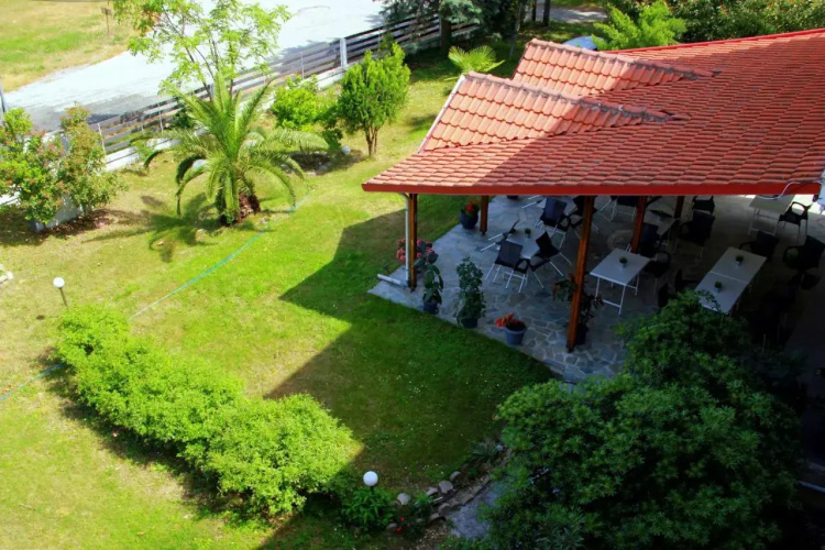 Sintrivanis Hotel