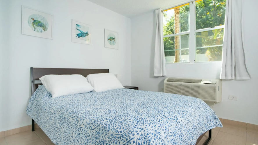 Renovated townhome -Rooftop Terrace by Sandy Beach