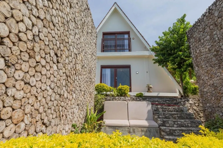 Double Cottage
