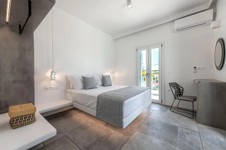 Manesis Suites