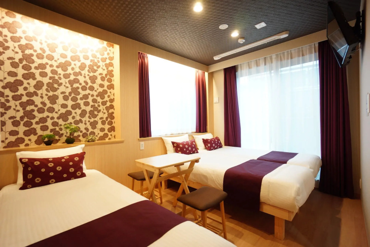 Rona Hotel