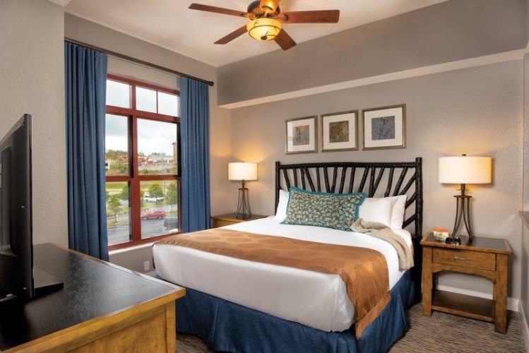 2 Bedrooms Deluxe Suite with balcony