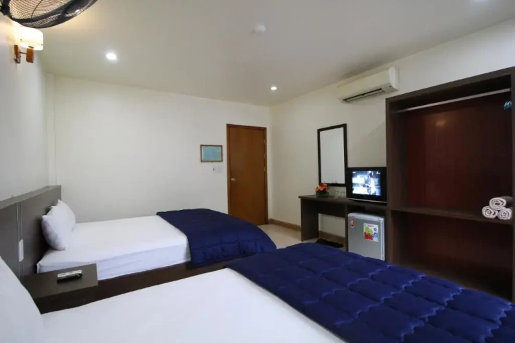 Standard Family room with partial sea view