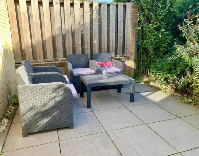 Renovated Bungalow With Garden