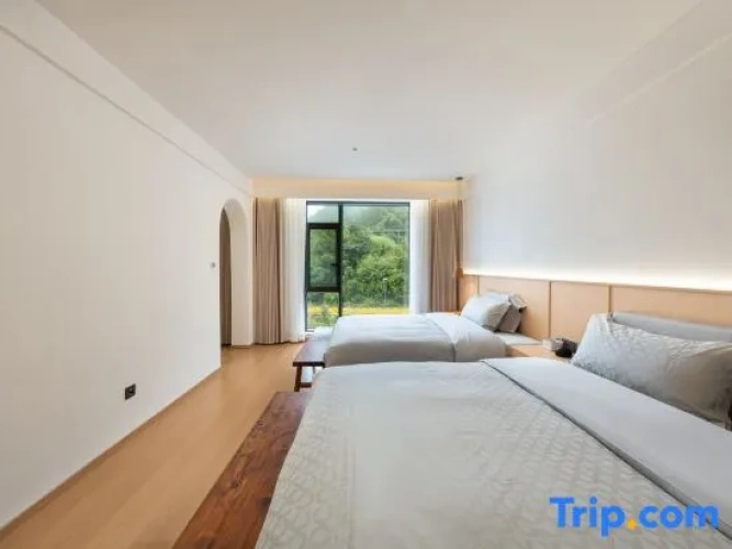 1 Bedroom Luxury Family Suite