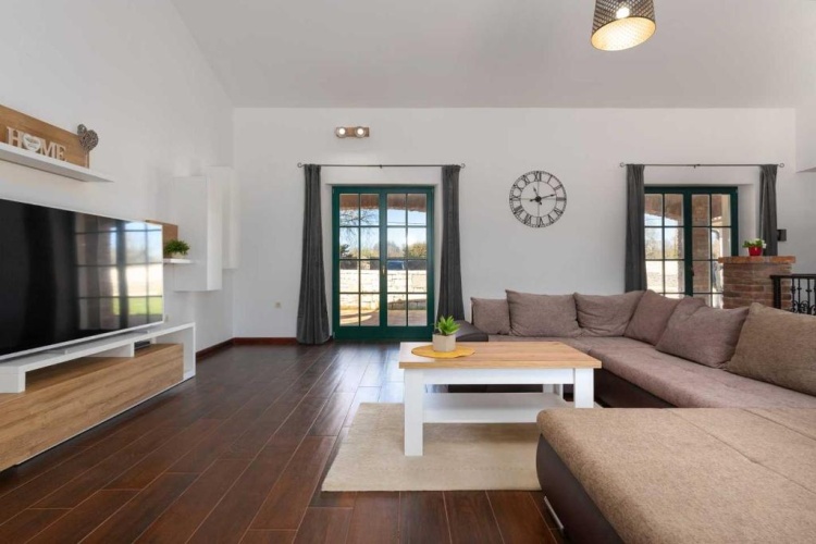 4 Bedrooms Villa