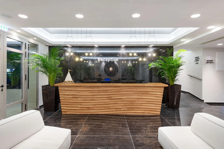 Sea Level Hotel