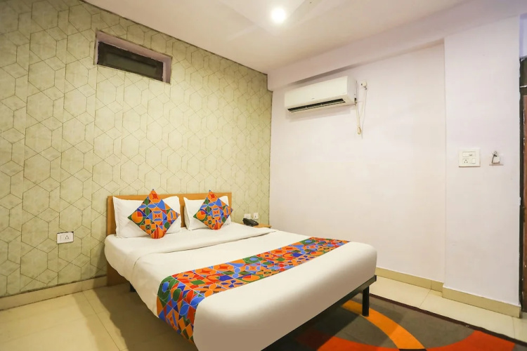 Fabhotel Pranjul Inn