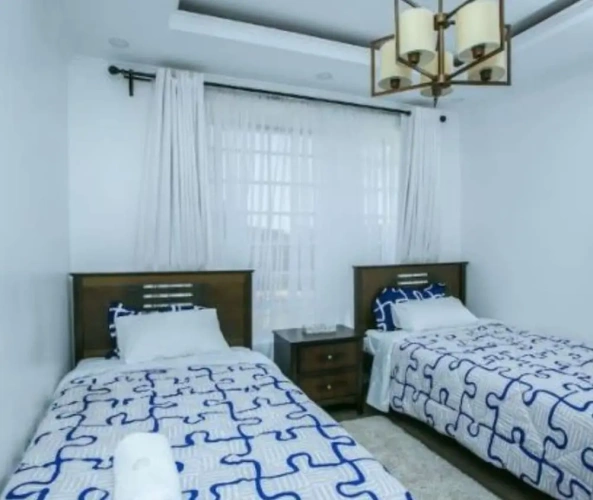 4 Bedrooms Cottage