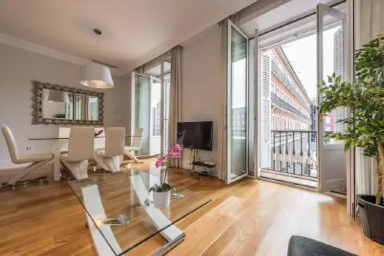 Plaza Mayor Design Apartment