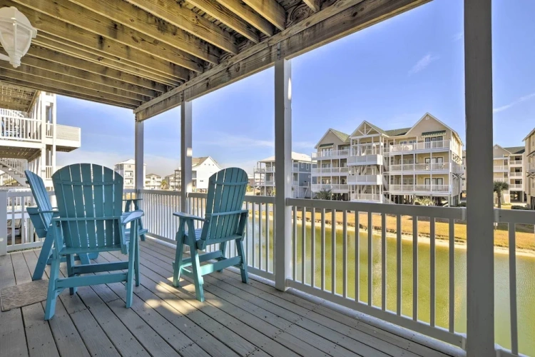 4 Bedrooms Apartment with balcony