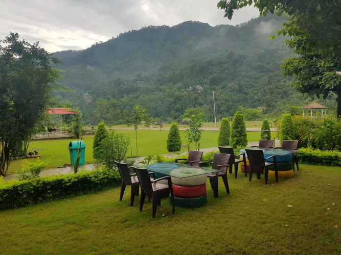 Balaut Camp - Resort