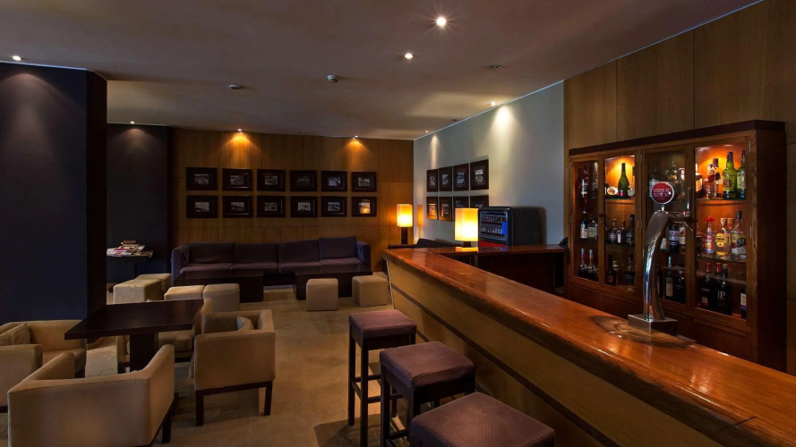 Carcavelos Beach Hotel