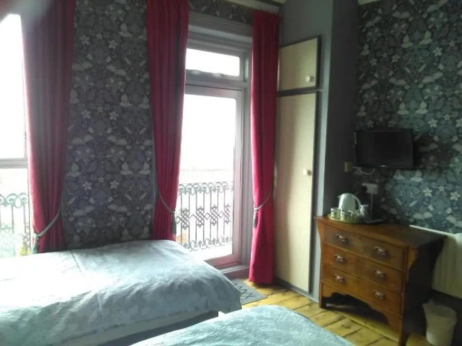 Standard Twin room with balcony