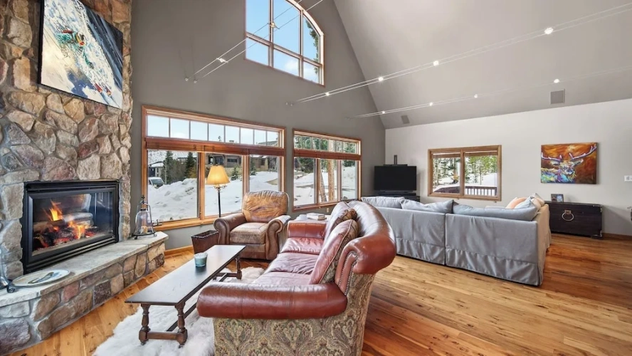 5 Bedrooms Cottage