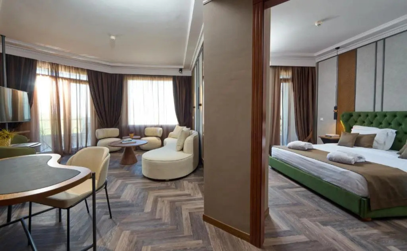 Royal Hotel