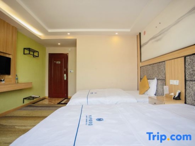Standard Double room with view