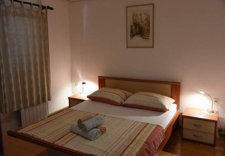 Apartments Ema