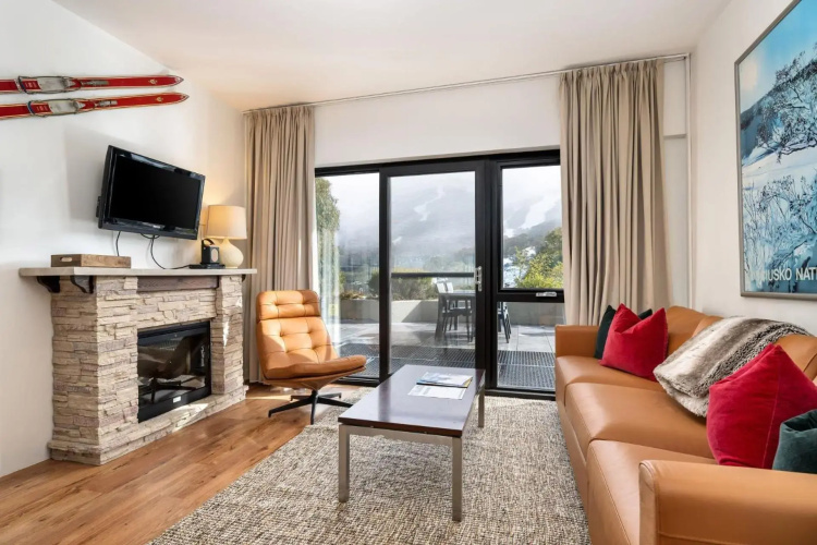 Lantern 1 bedroom terrace with mountain views