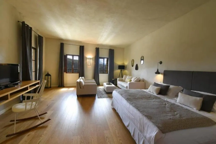2 Bedrooms Suite