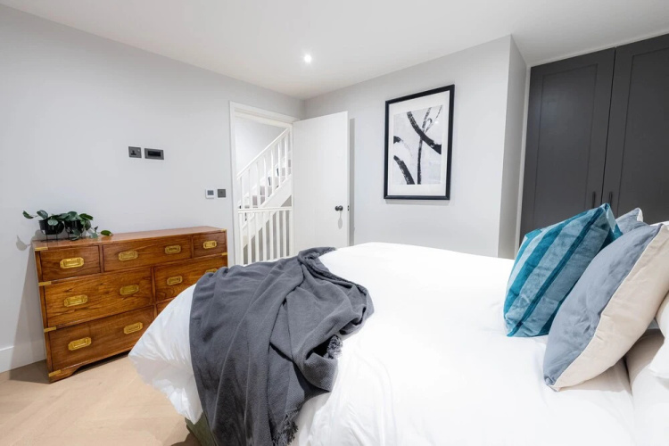 Three Bed Apts near Spitalfields Mkt