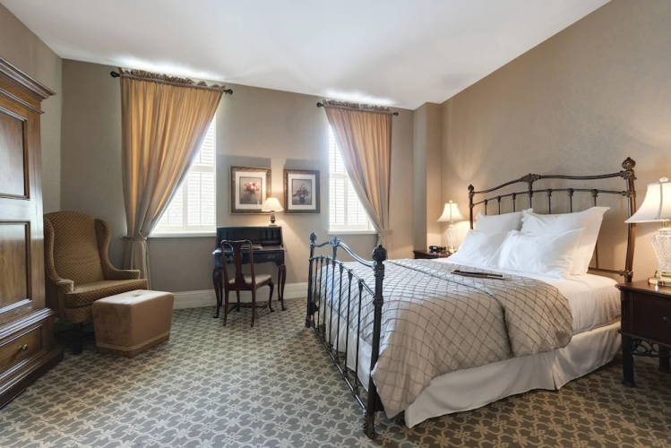 Nicollet Island Inn