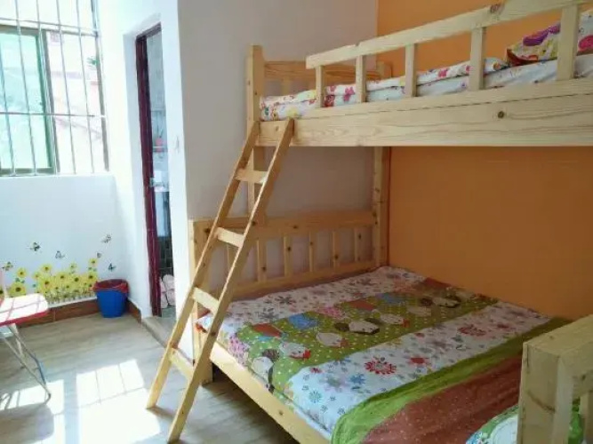 Left-hand hostel in Xichong,shenzhen