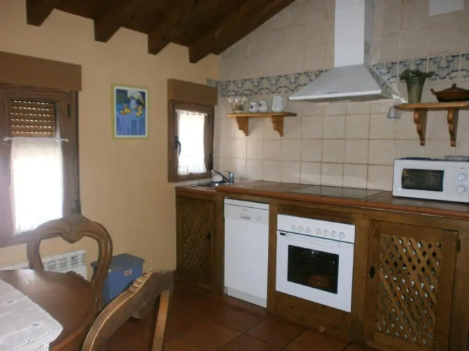 2 Bedrooms Cottage