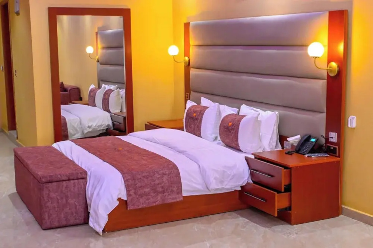 Heartland Hotel