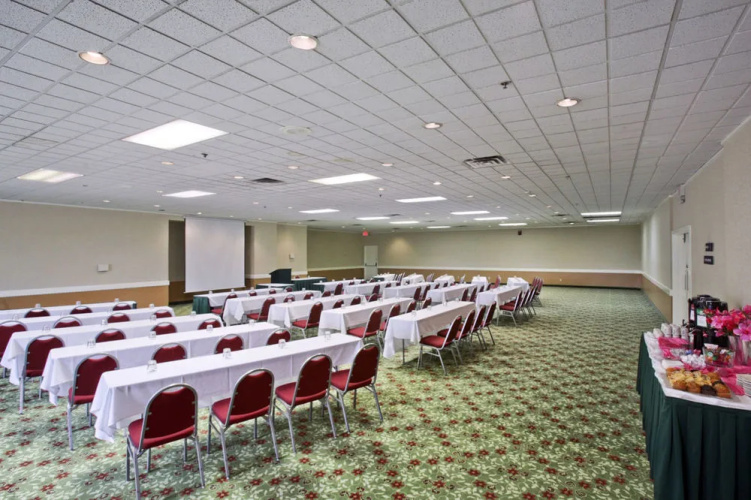 Ramada Lansing Hotel and Conference Center