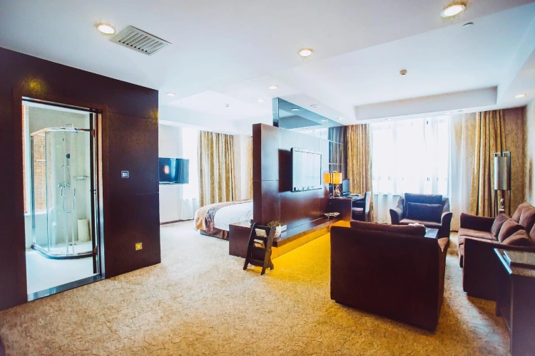 Deluxe Suite