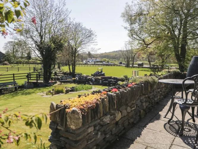 Topiary Cottage