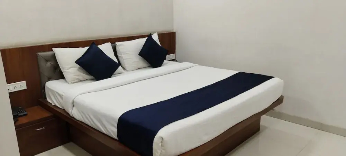 Hotel Ten Eleven Grand