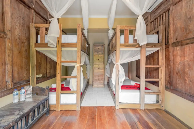 RedDoorz Hostel @ Raya Canggu 2