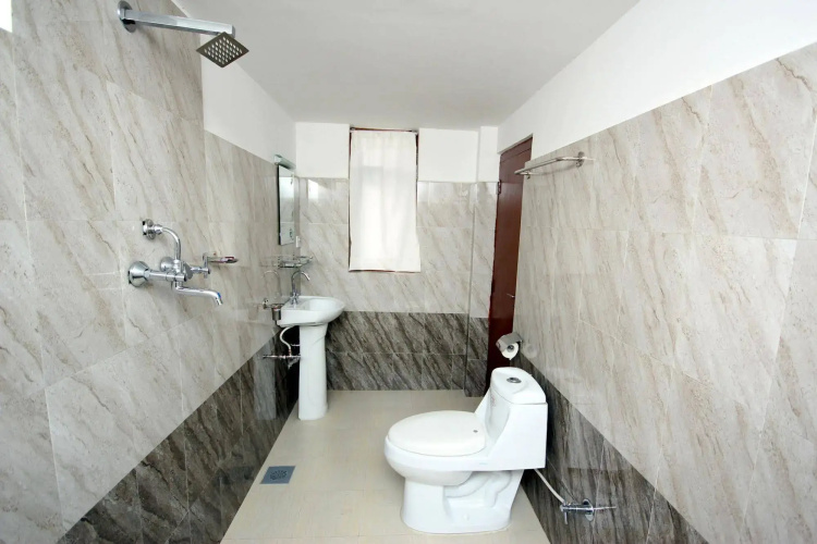 Hotel Holiday House