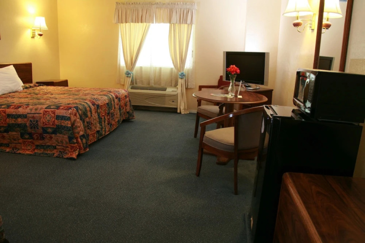 Claremore Motor Inn