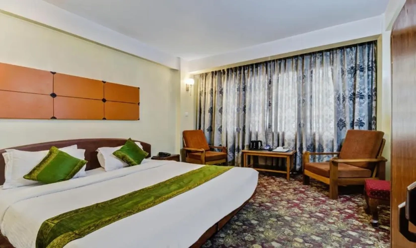 Deluxe Double room with view