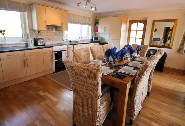 3 Bedrooms Bungalow