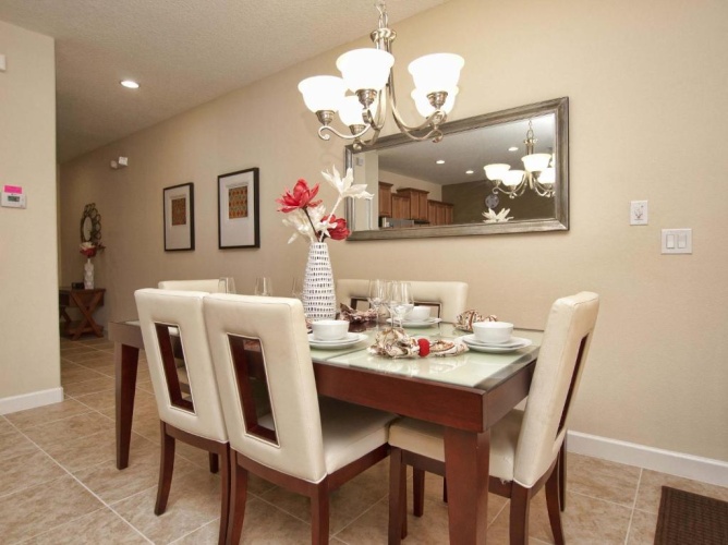 4 Bedrooms Villa