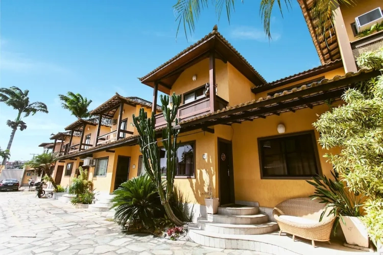 4 Bedrooms Cottage