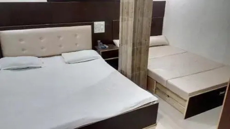 Hotel Neelam Lodge