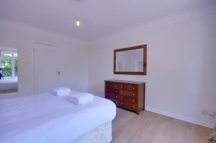 1 Mansard Court