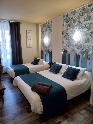 Standard Triple room