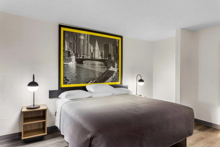 Super 8 by Wyndham Chicago IL